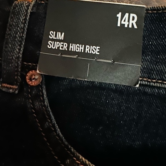 Express NWT Slim Super High Rise Distressed Ripped Knees Jeans - Picture 6 of 7